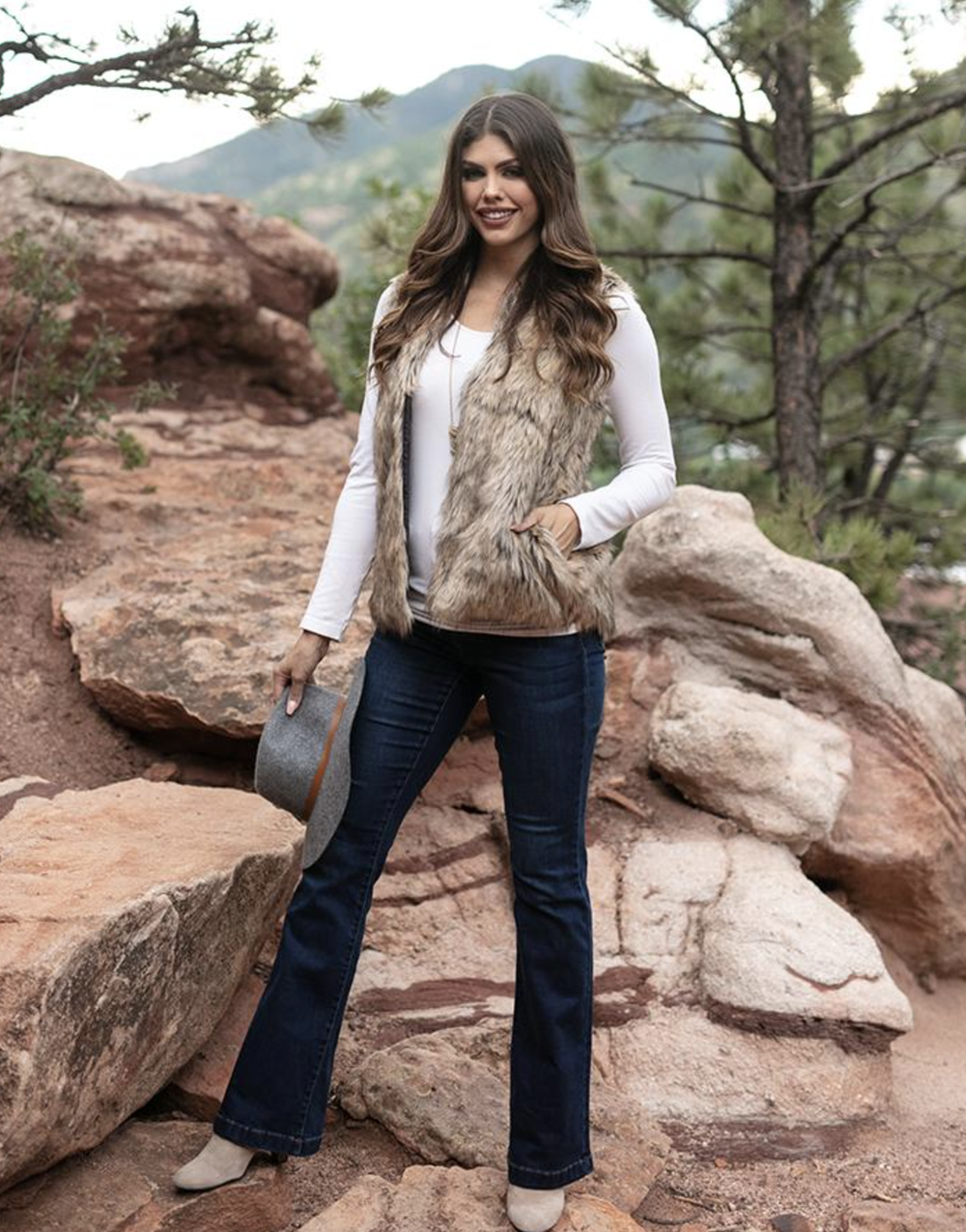 Grace & Lace Flare Jeggings Dark Wash — 3 Sisters Boutique Grace & Lace Flare Jeggings Dark Wash — 3 Sisters Boutique